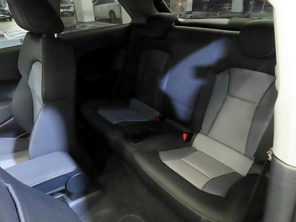 아우디 A1 30 TDI 스포트 프리미엄 이미지 10
