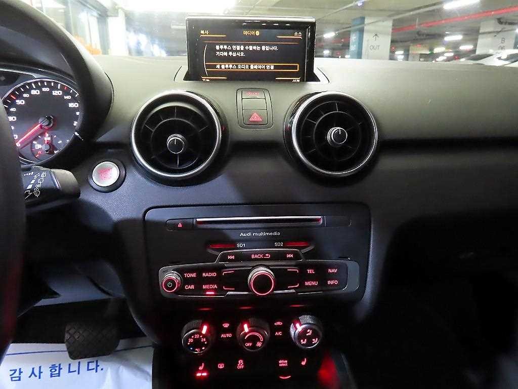 아우디 A1 30 TDI 스포트 프리미엄 이미지 11
