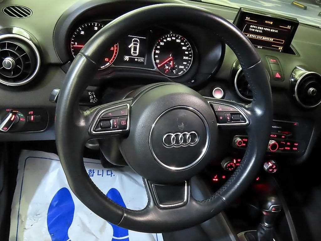 아우디 A1 30 TDI 스포트 프리미엄 이미지 8