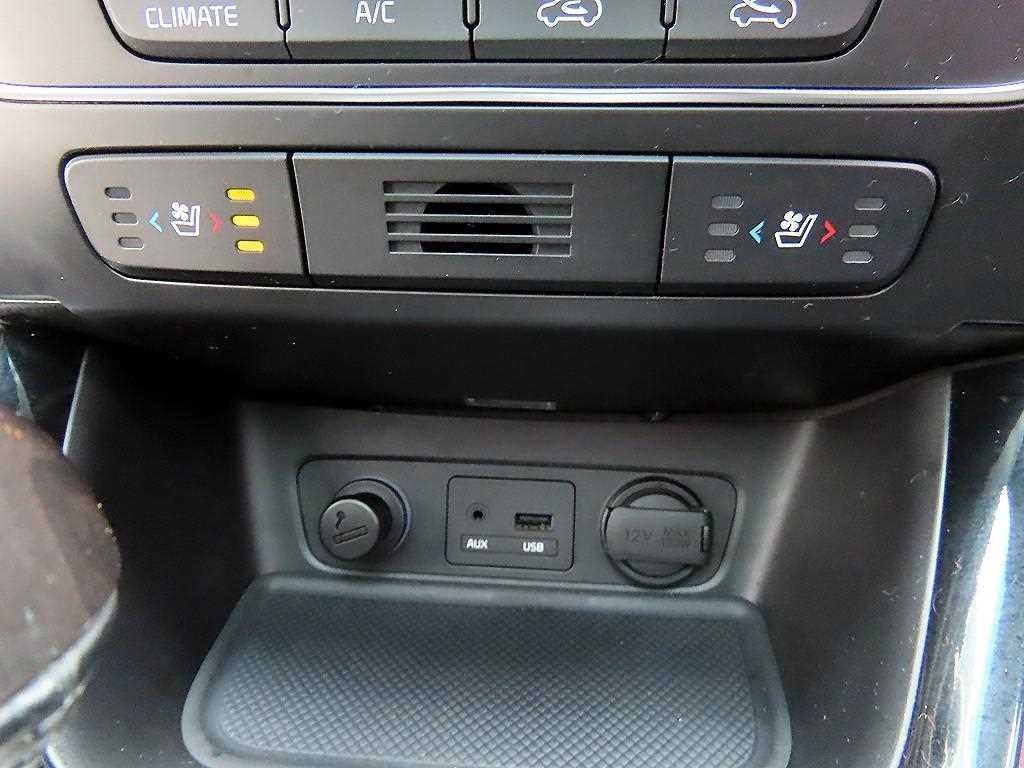 기아 쏘렌토 뉴 쏘렌토 R 2WD 2.0 리미티드 이미지 13