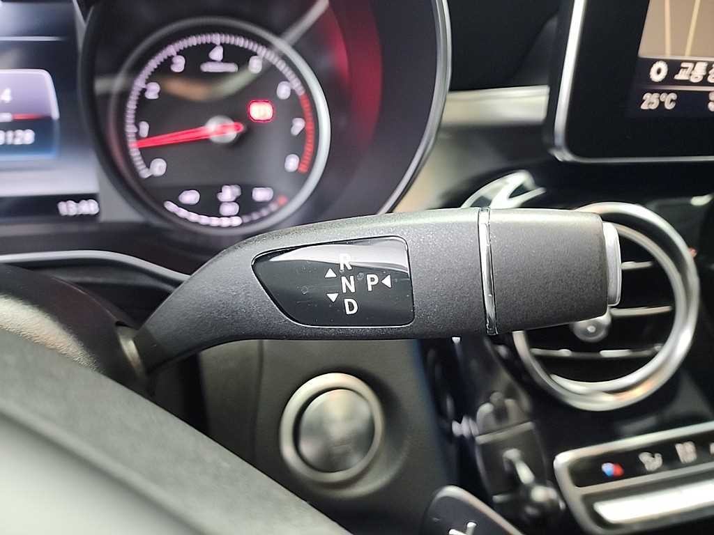 벤츠 GLC 클래스 GLC클래스 X253 GLC 300 4MATIC AMG LINE 이미지 8