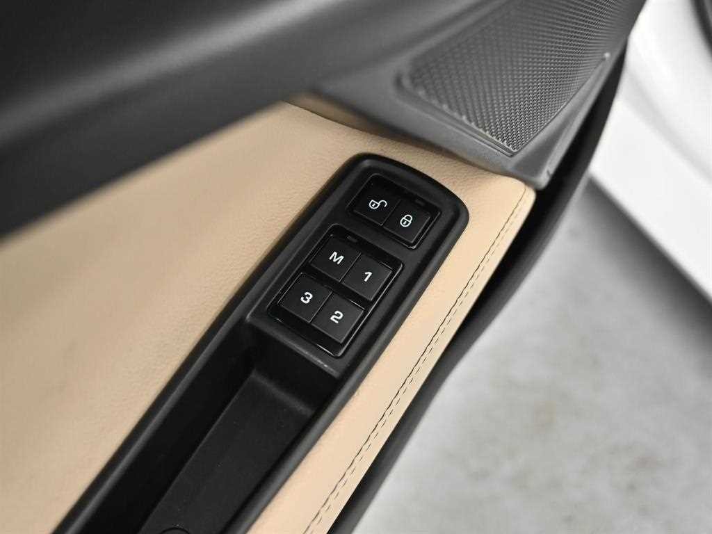 재규어 XE 2.0D 프레스티지 AWD 이미지 17