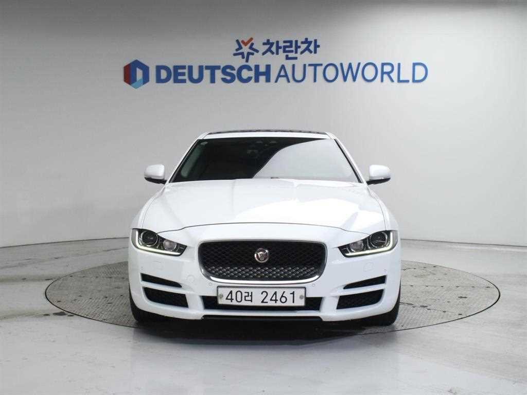 재규어 XE 2.0D 프레스티지 AWD 이미지 4