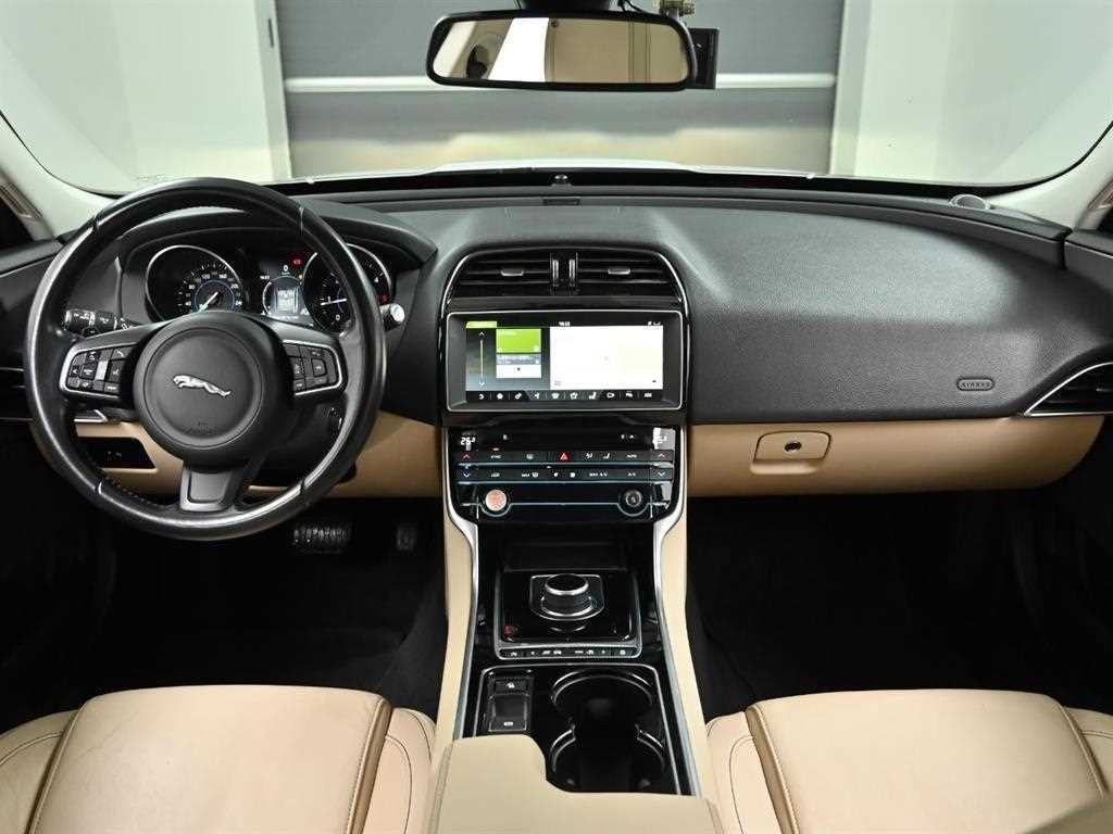 재규어 XE 2.0D 프레스티지 AWD 이미지 8