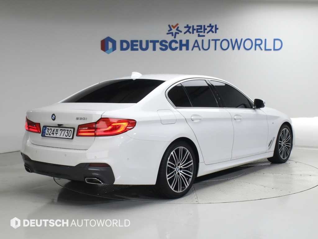 BMW 5시리즈 5시리즈 (G30) 530i M 스포츠 플러스 이미지 2