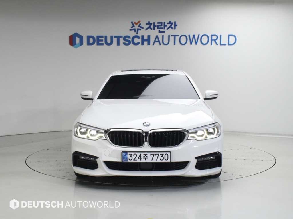 BMW 5시리즈 5시리즈 (G30) 530i M 스포츠 플러스 이미지 3