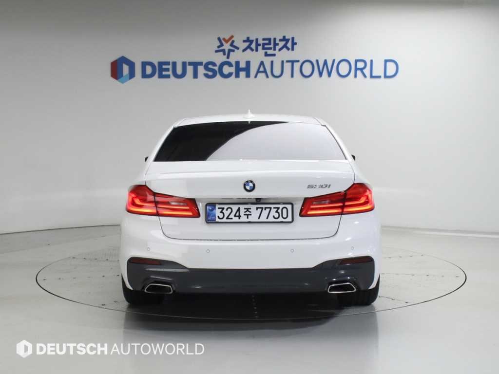 BMW 5시리즈 5시리즈 (G30) 530i M 스포츠 플러스 이미지 4