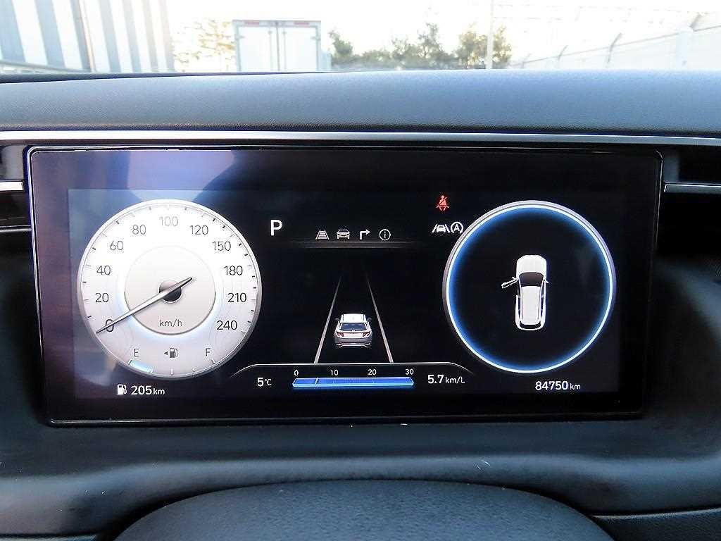 현대 투싼 투싼 (NX4) 디젤 2.0 4WD 인스퍼레이션 이미지 9