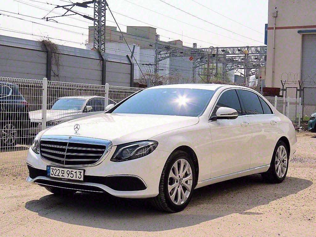 벤츠 E 클래스 E-클래스 W213 E300 익스클루시브 이미지 2