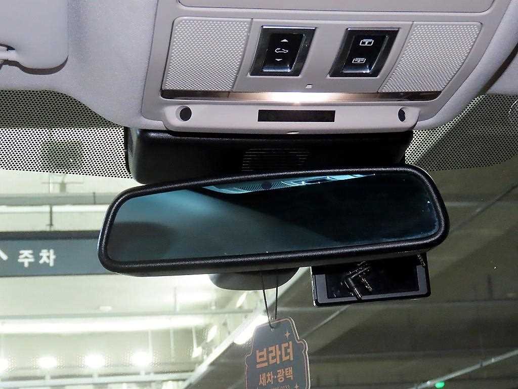재규어 F-PACE 20d 포트폴리오 이미지 15