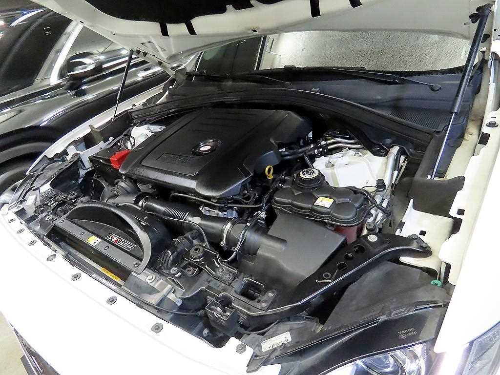 재규어 F-PACE 20d 포트폴리오 이미지 19