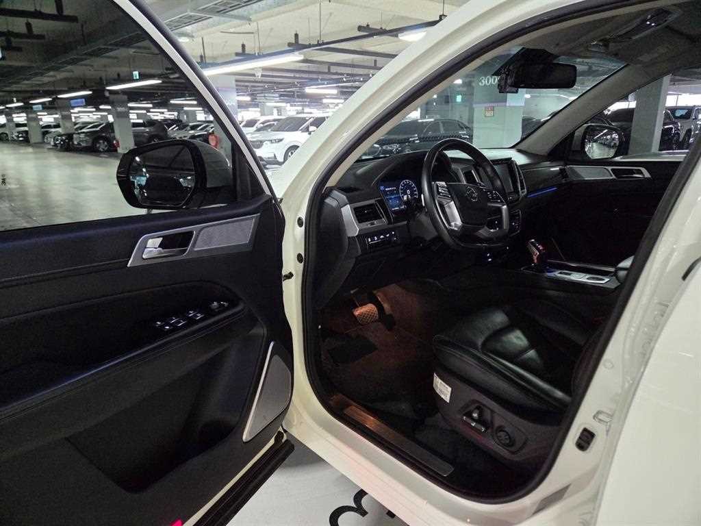 KG모빌리티(쌍용) 렉스턴 올 뉴 렉스턴 (Y450) 디젤 2.2 2WD 럭셔리 이미지 5
