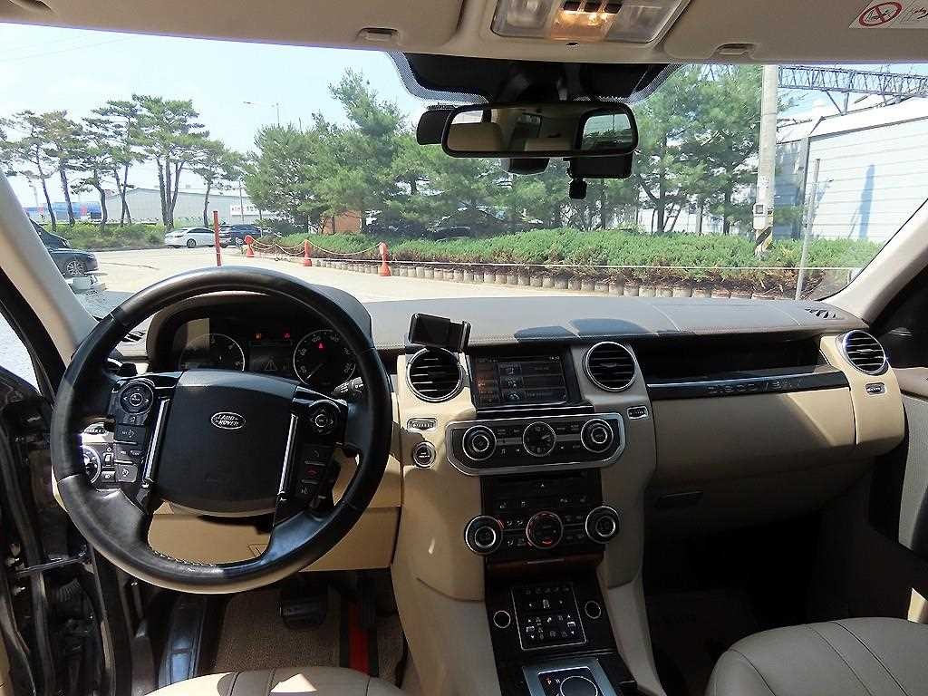랜드로버 디스커버리 디스커버리4 3.0 SDV6 HSE 이미지 7