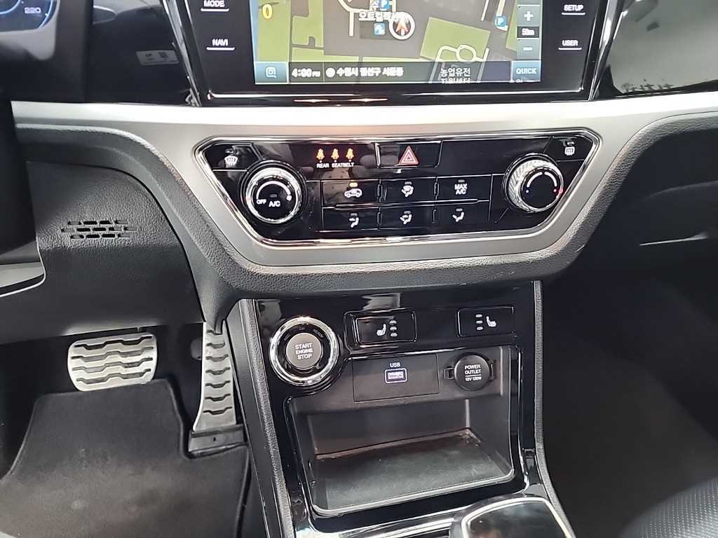 KG모빌리티(쌍용) 코란도 뷰티풀코란도 2WD 디젤 1.6 딜라이트 이미지 10