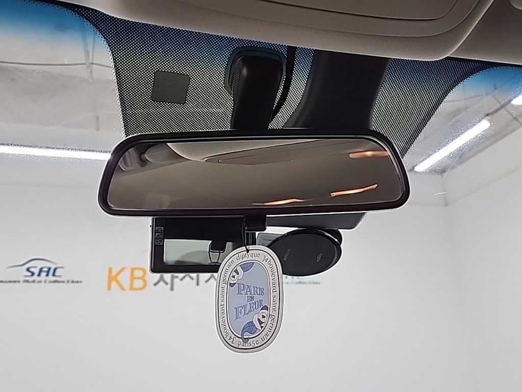 KG모빌리티(쌍용) 코란도 뷰티풀코란도 2WD 디젤 1.6 딜라이트 이미지 16