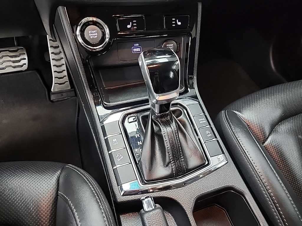 KG모빌리티(쌍용) 코란도 뷰티풀코란도 2WD 디젤 1.6 딜라이트 이미지 8