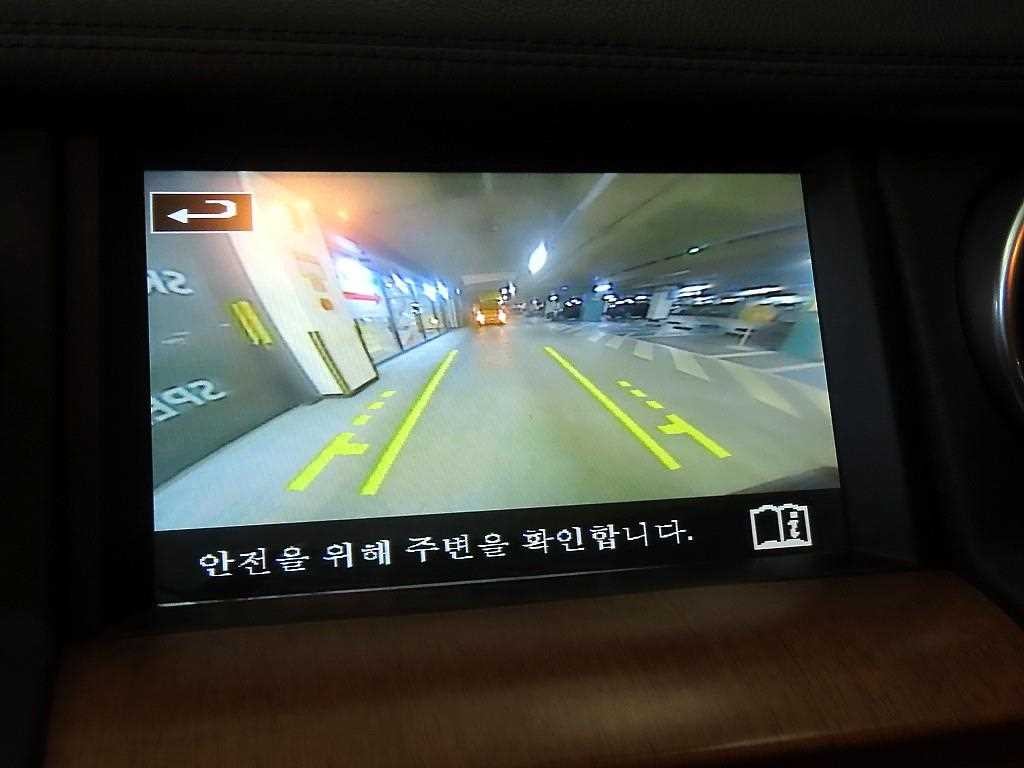 랜드로버 디스커버리 디스커버리4 3.0 SDV6 SE 이미지 14