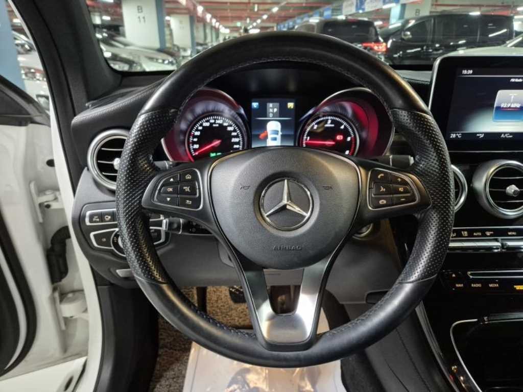 벤츠 GLC 클래스 GLC클래스 X253 GLC 220 d 4MATIC 쿠페 이미지 12