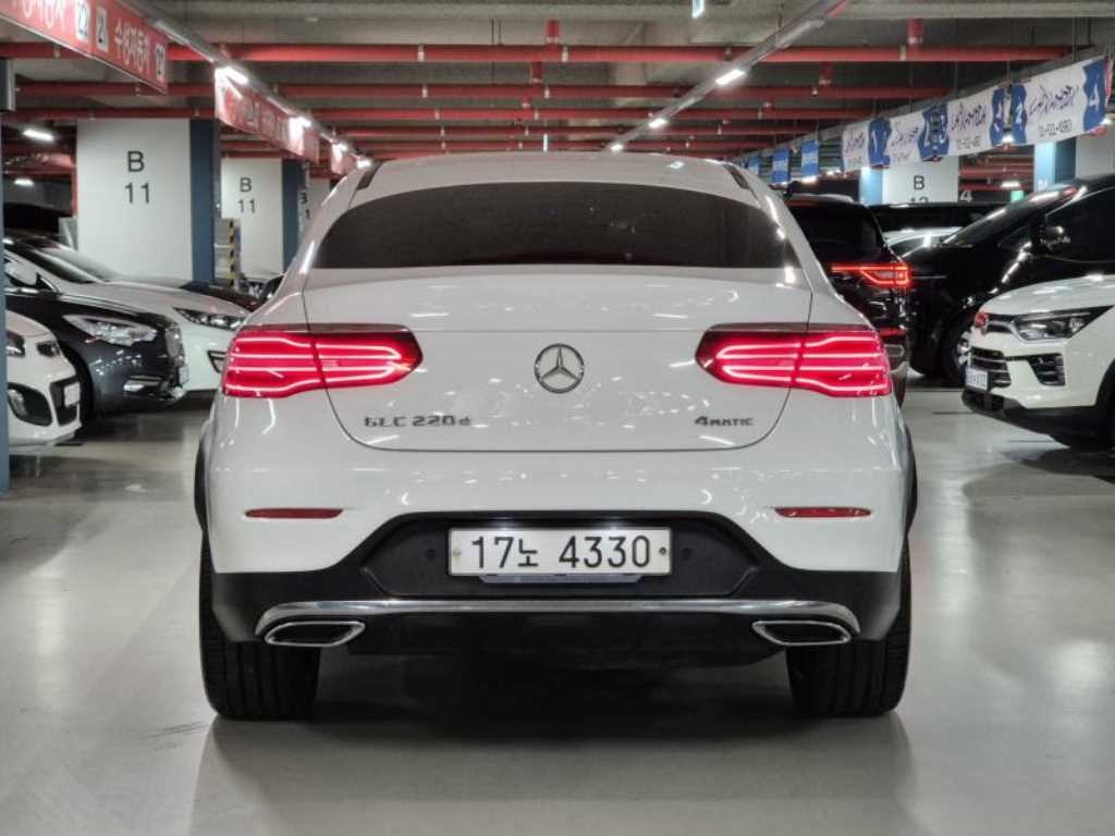 벤츠 GLC 클래스 GLC클래스 X253 GLC 220 d 4MATIC 쿠페 이미지 4