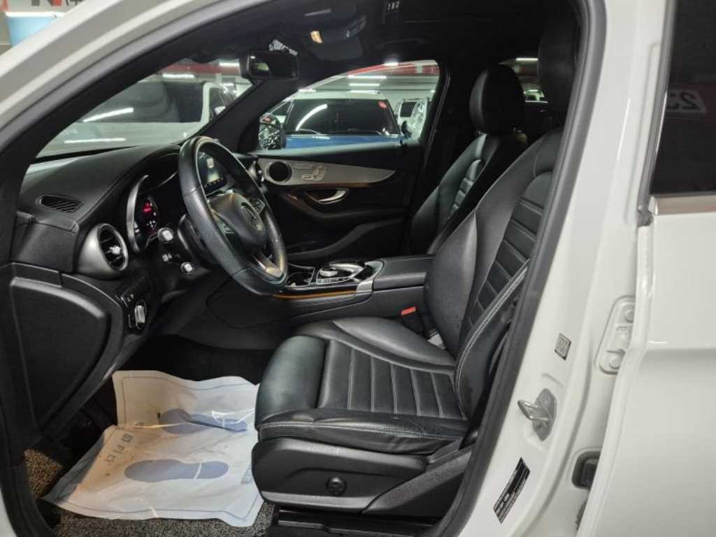벤츠 GLC 클래스 GLC클래스 X253 GLC 220 d 4MATIC 쿠페 이미지 9