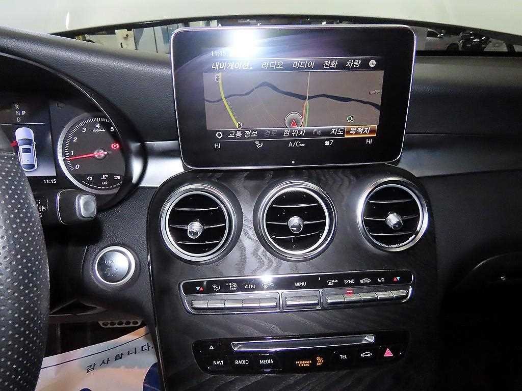 벤츠 GLC 클래스 GLC클래스 X253 GLC 300 4MATIC 쿠페 이미지 11