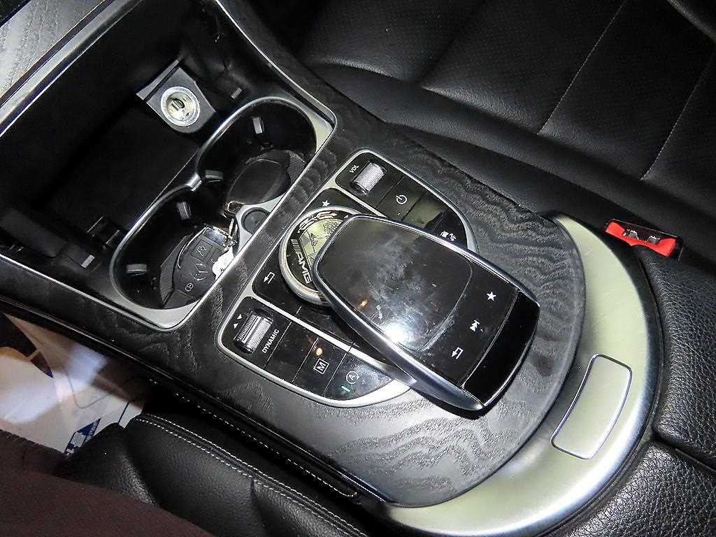 벤츠 GLC 클래스 GLC클래스 X253 GLC 300 4MATIC 쿠페 이미지 13