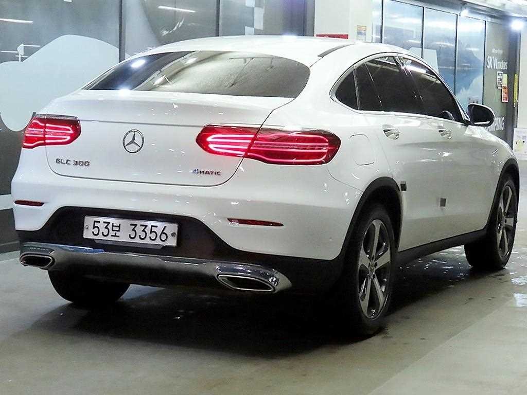 벤츠 GLC 클래스 GLC클래스 X253 GLC 300 4MATIC 쿠페 이미지 4