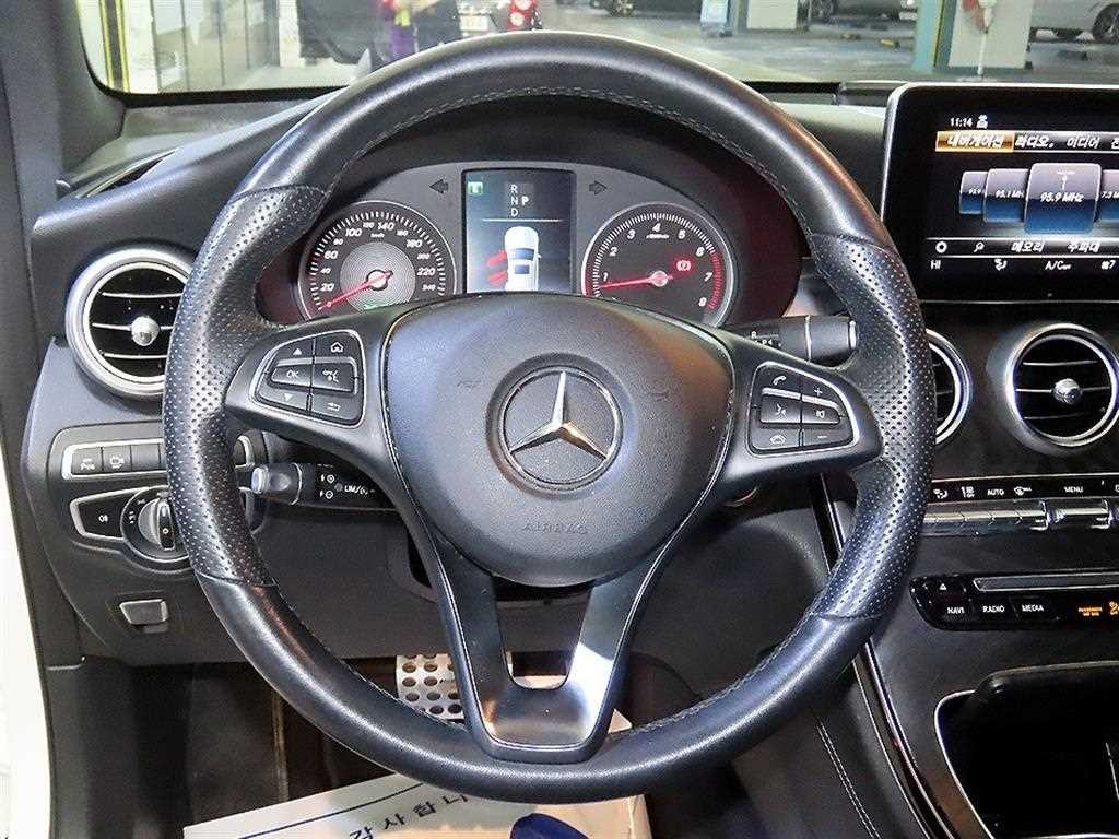 벤츠 GLC 클래스 GLC클래스 X253 GLC 300 4MATIC 쿠페 이미지 8