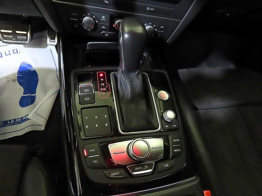아우디 A6 뉴A6 40 TDI 콰트로 스포츠 이미지 12