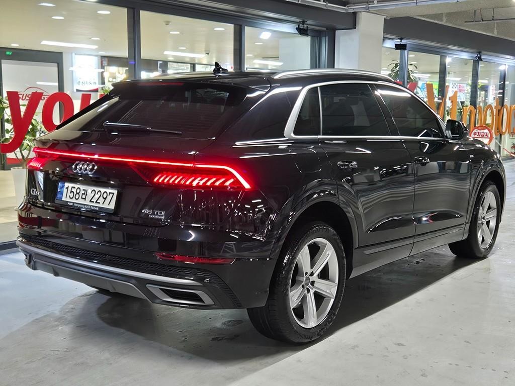 아우디 Q8 45 TDI 콰트로 프리미엄 이미지 4