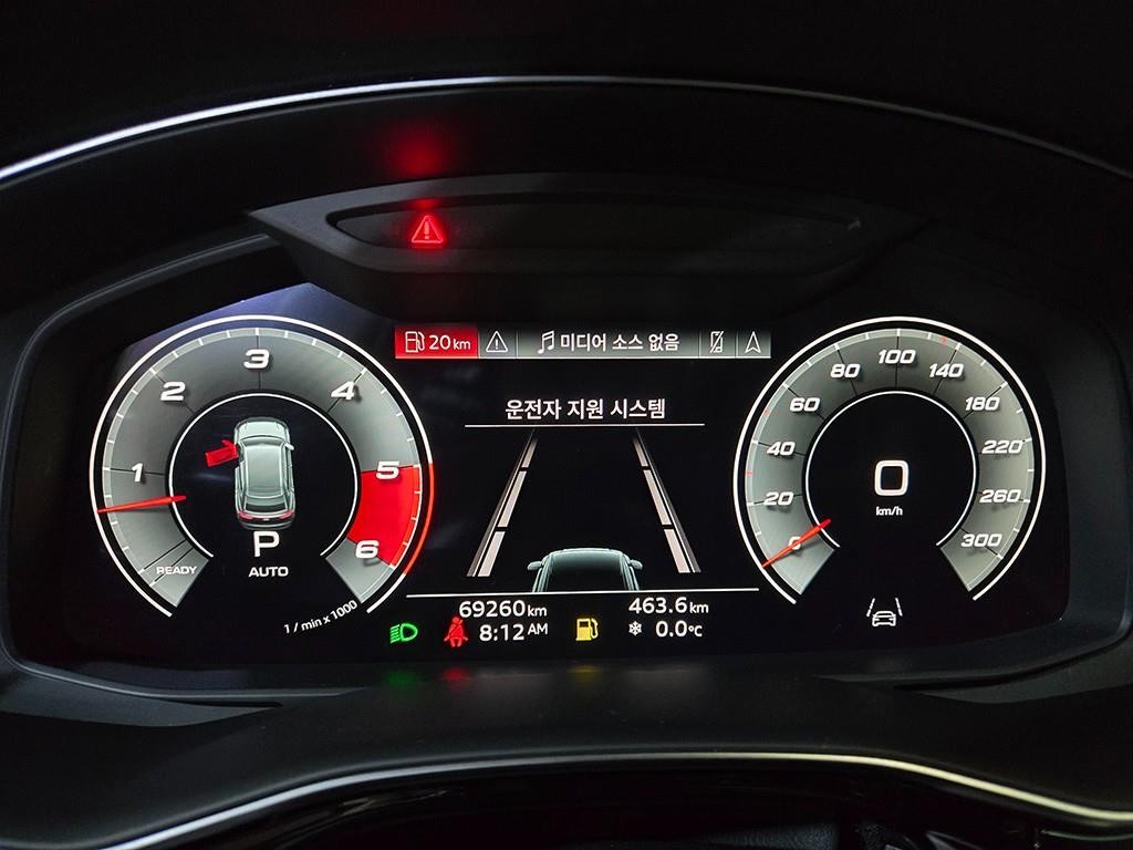 아우디 Q8 45 TDI 콰트로 프리미엄 이미지 9