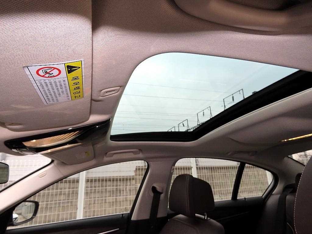 BMW 5시리즈 5시리즈 (G30) 520d xDrive 럭셔리 플러스 이미지 18