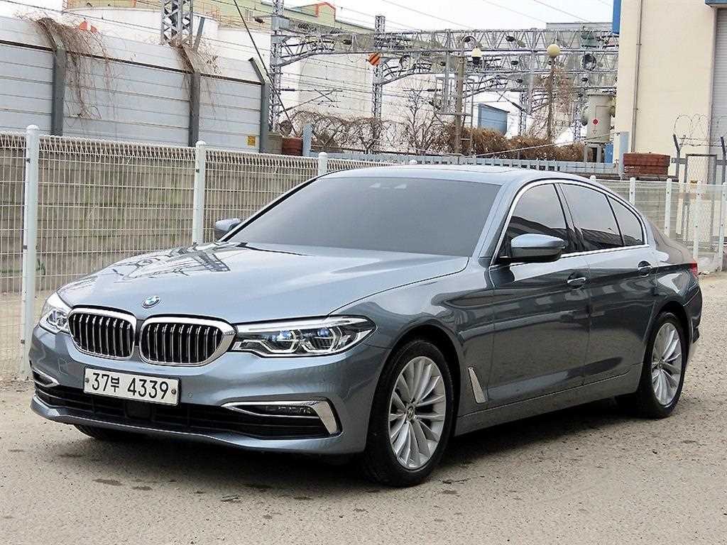 BMW 5시리즈 5시리즈 (G30) 520d xDrive 럭셔리 플러스 이미지 2