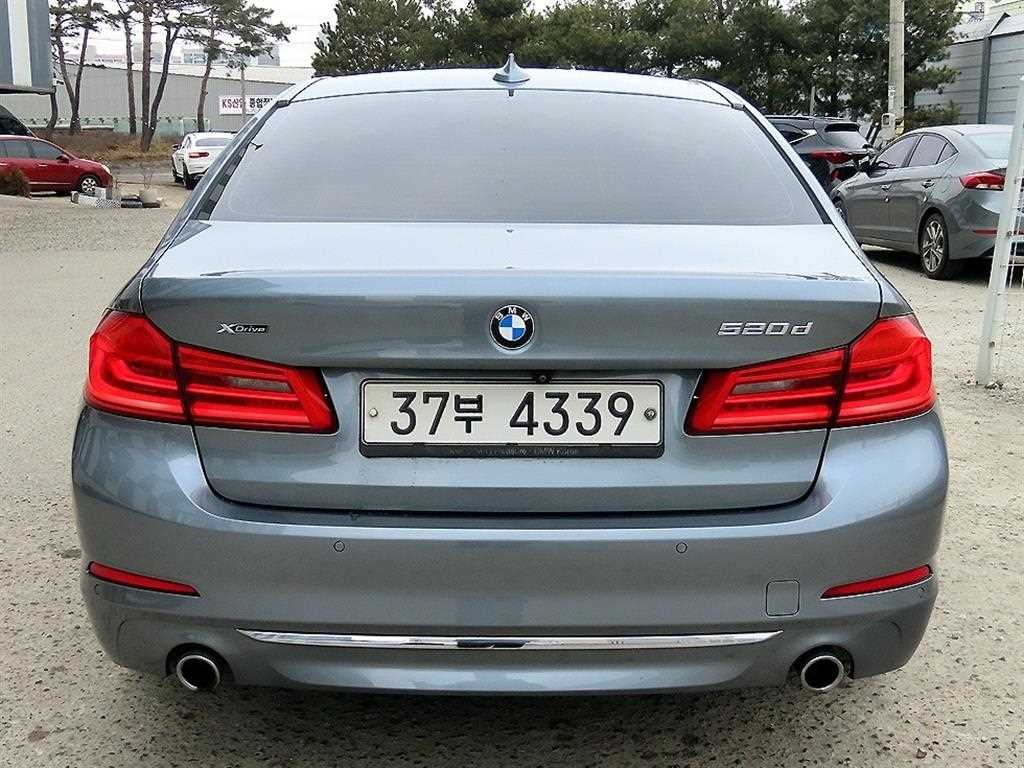 BMW 5시리즈 5시리즈 (G30) 520d xDrive 럭셔리 플러스 이미지 4