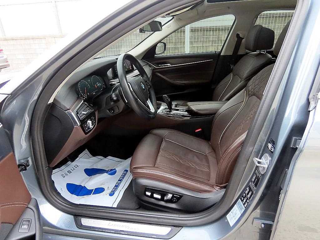 BMW 5시리즈 5시리즈 (G30) 520d xDrive 럭셔리 플러스 이미지 5