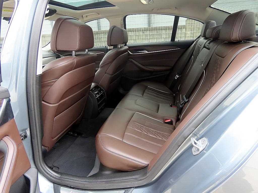 BMW 5시리즈 5시리즈 (G30) 520d xDrive 럭셔리 플러스 이미지 6