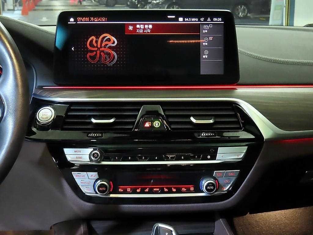 BMW 5시리즈 5시리즈 (G30) 523d 럭셔리 이미지 11