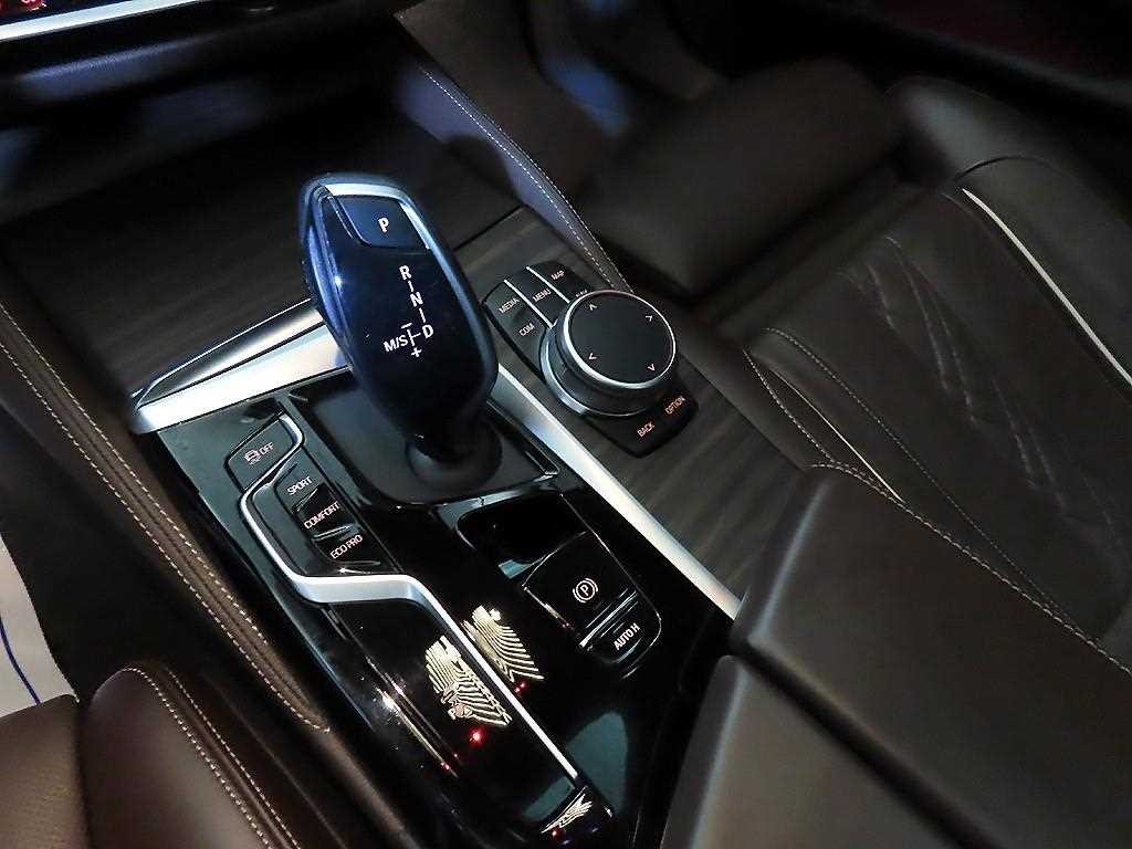 BMW 5시리즈 5시리즈 (G30) 523d 럭셔리 이미지 12
