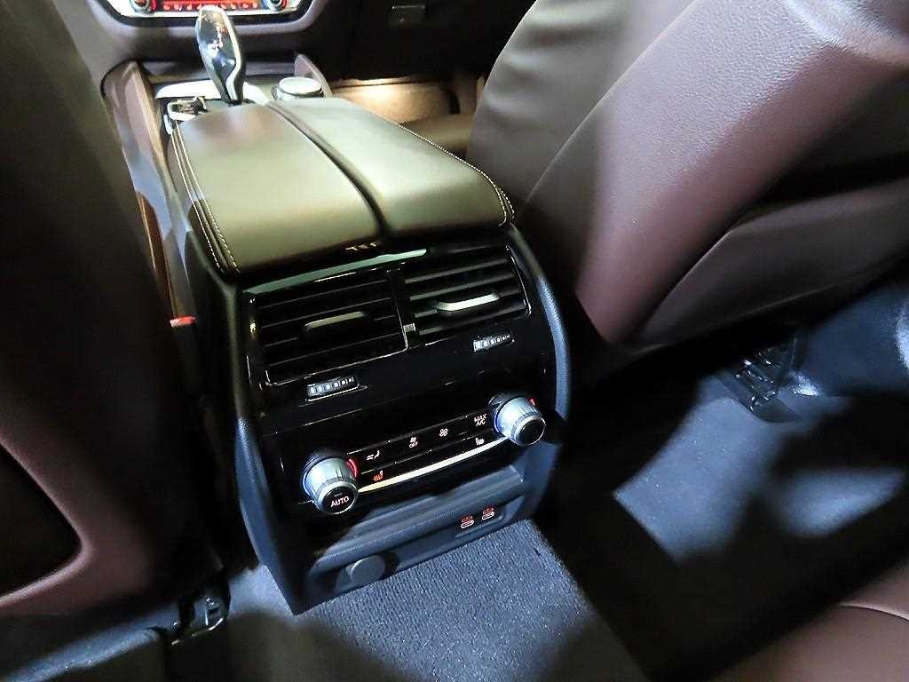 BMW 5시리즈 5시리즈 (G30) 523d 럭셔리 이미지 16