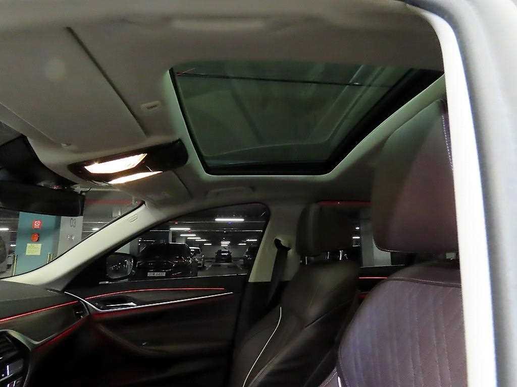 BMW 5시리즈 5시리즈 (G30) 523d 럭셔리 이미지 17
