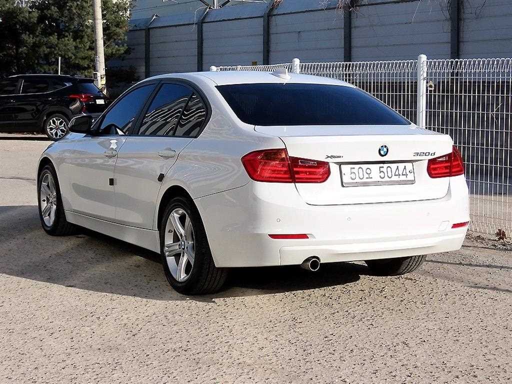 BMW 3시리즈 3시리즈 (F30) 320d xDrive 이미지 3