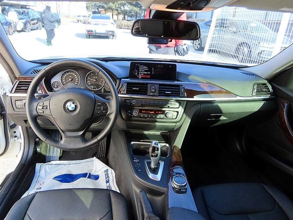 BMW 3시리즈 3시리즈 (F30) 320d xDrive 이미지 7
