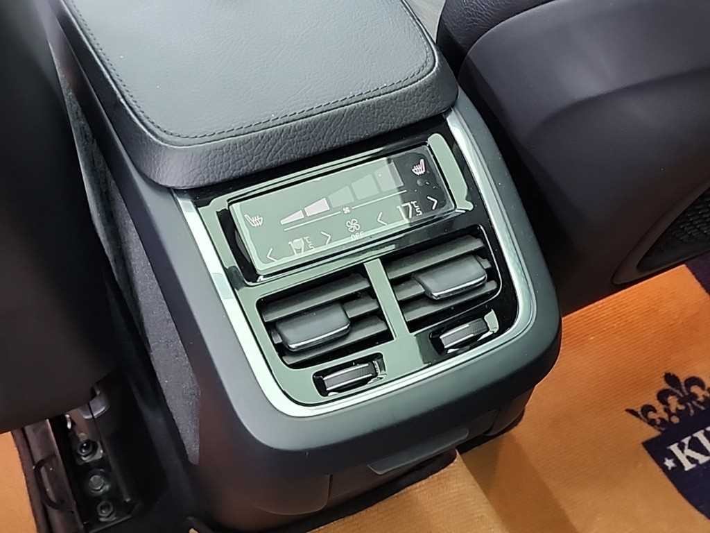볼보 XC90 XC90 2세대 2.0 D5 AWD 모멘텀 이미지 13