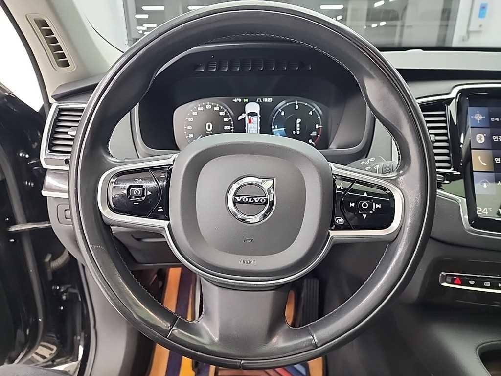 볼보 XC90 XC90 2세대 2.0 D5 AWD 모멘텀 이미지 9
