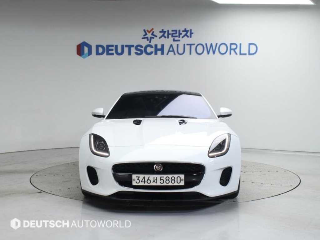 재규어 F-TYPE P300 쿠페 이미지 3