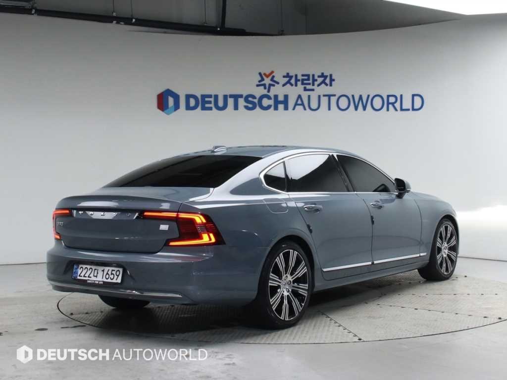 볼보 S90 T8 AWD 인스크립션 이미지 2
