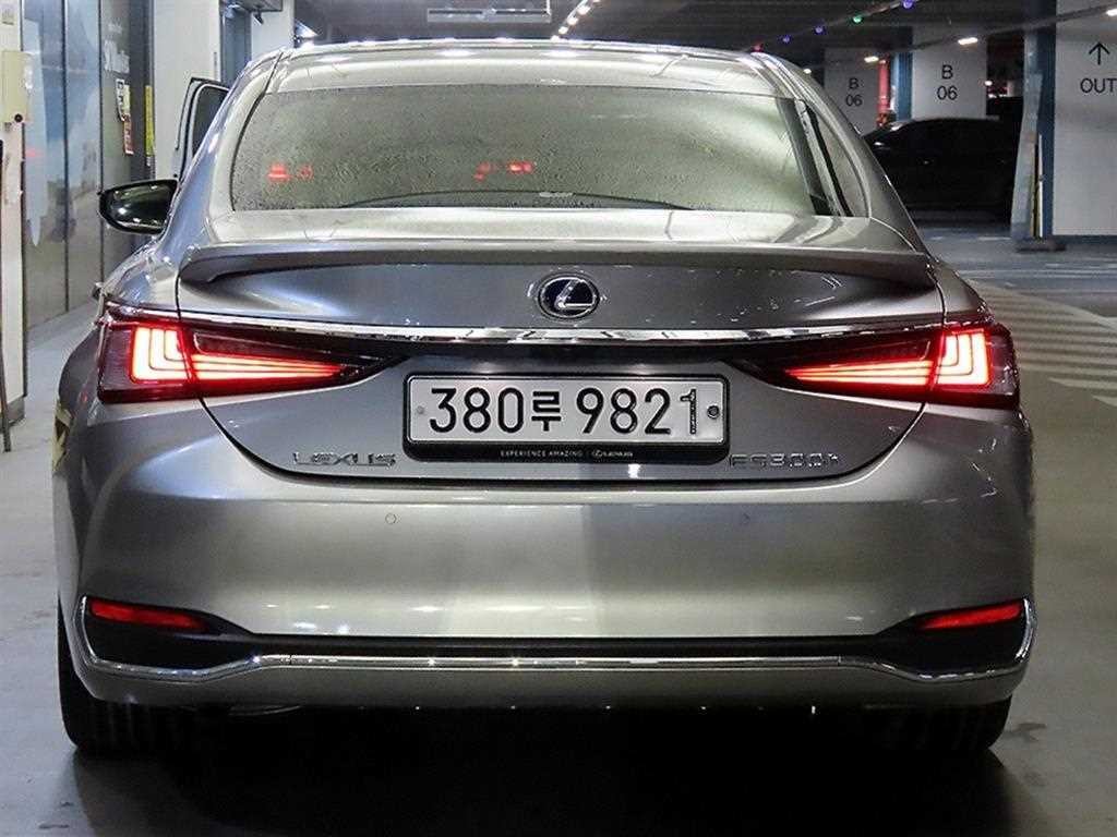 렉서스 ES ES300h 7세대 이그제큐티브 이미지 5