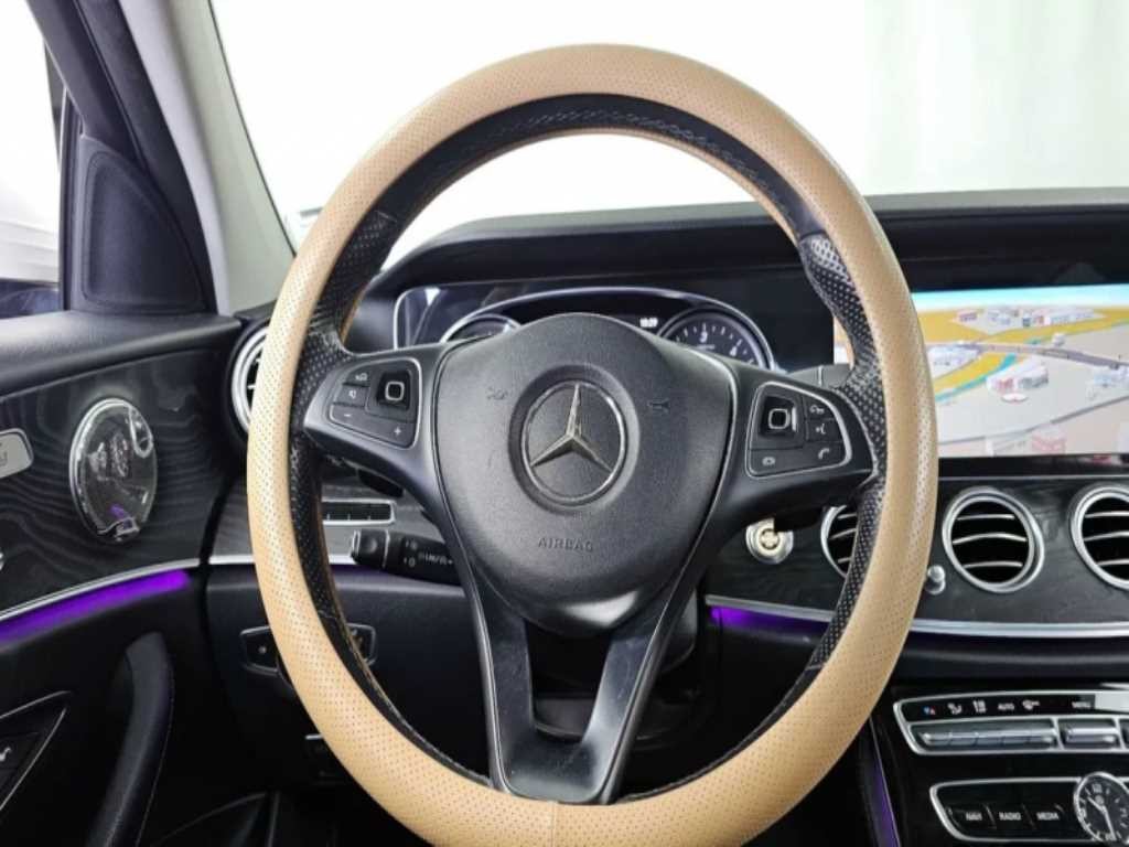 벤츠 E 클래스 E-클래스 W213 E220d 아방가르드 이미지 9