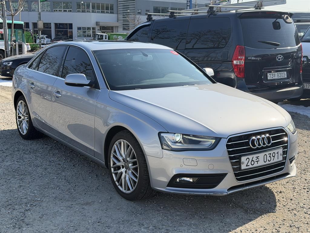 아우디 A4 뉴 A4 30 TDI 다이나믹 이미지 3