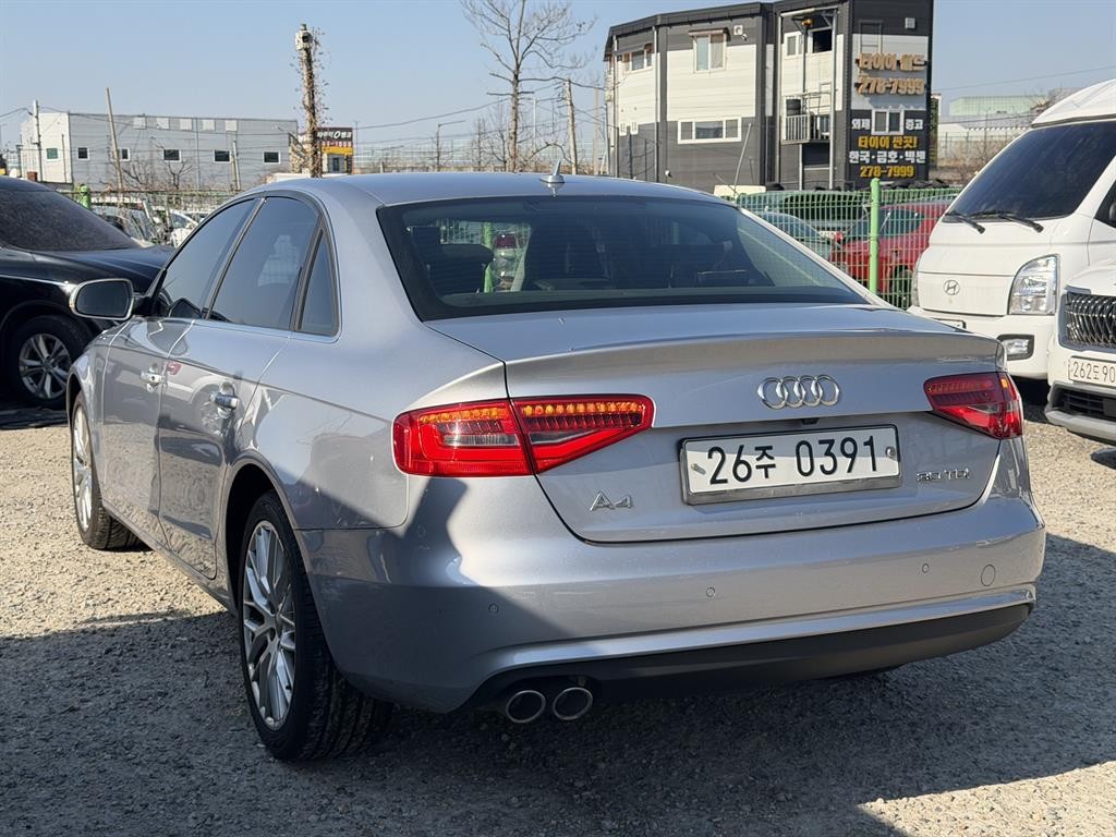 아우디 A4 뉴 A4 30 TDI 다이나믹 이미지 4